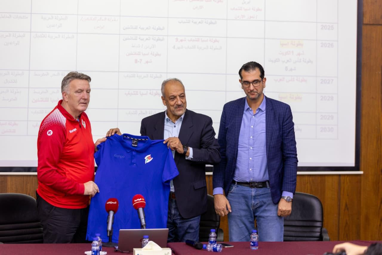 المدير الفني لمنتخبات اليد يعرض لبرنامج المرحلة المقبلة