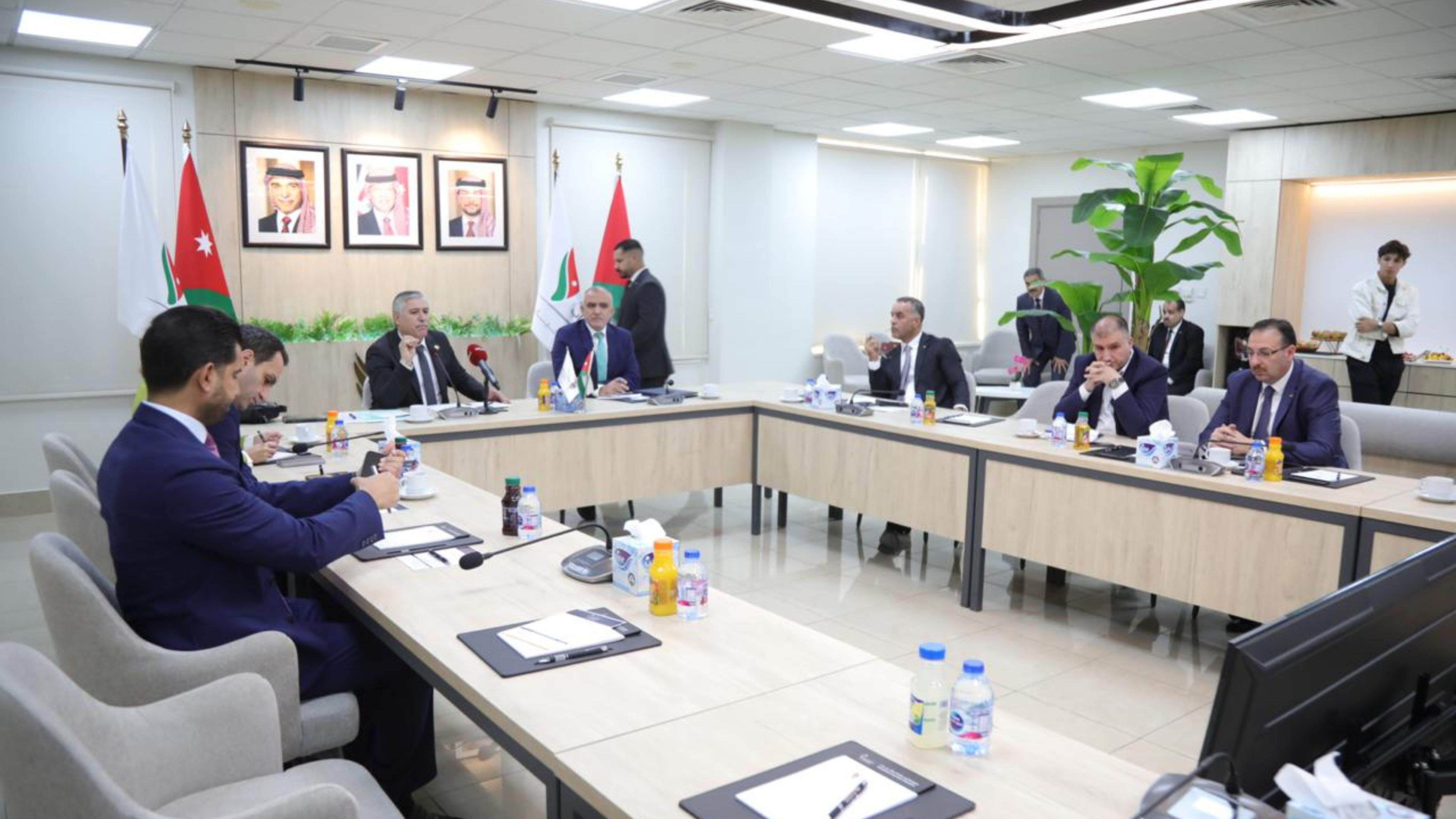 "المستقلة للانتخاب" تبحث مع وفد سوري التعاون المشترك