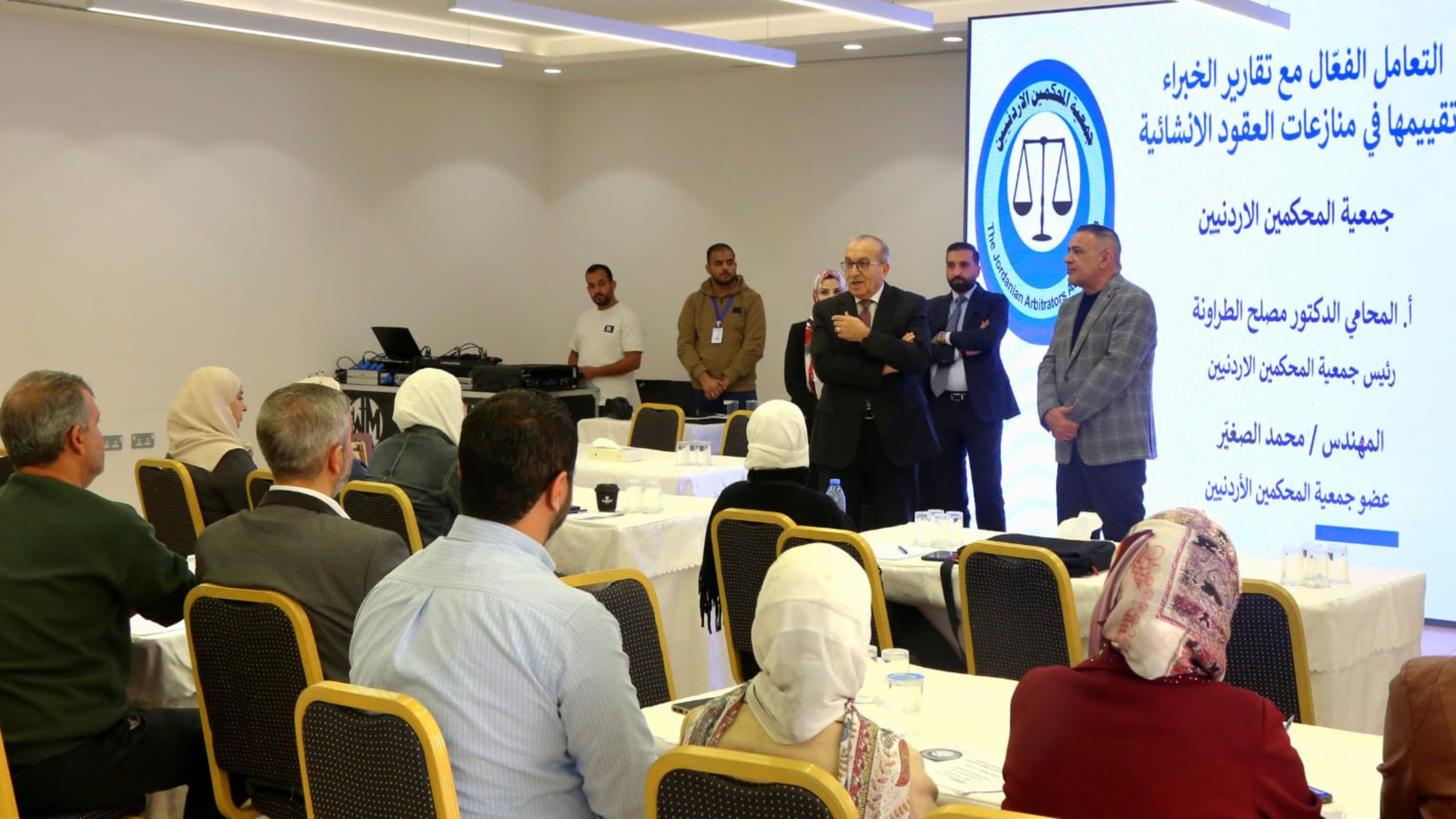 وزير الأشغال يفتتح دورة "التعامل الفعال مع تقارير الخبراء"