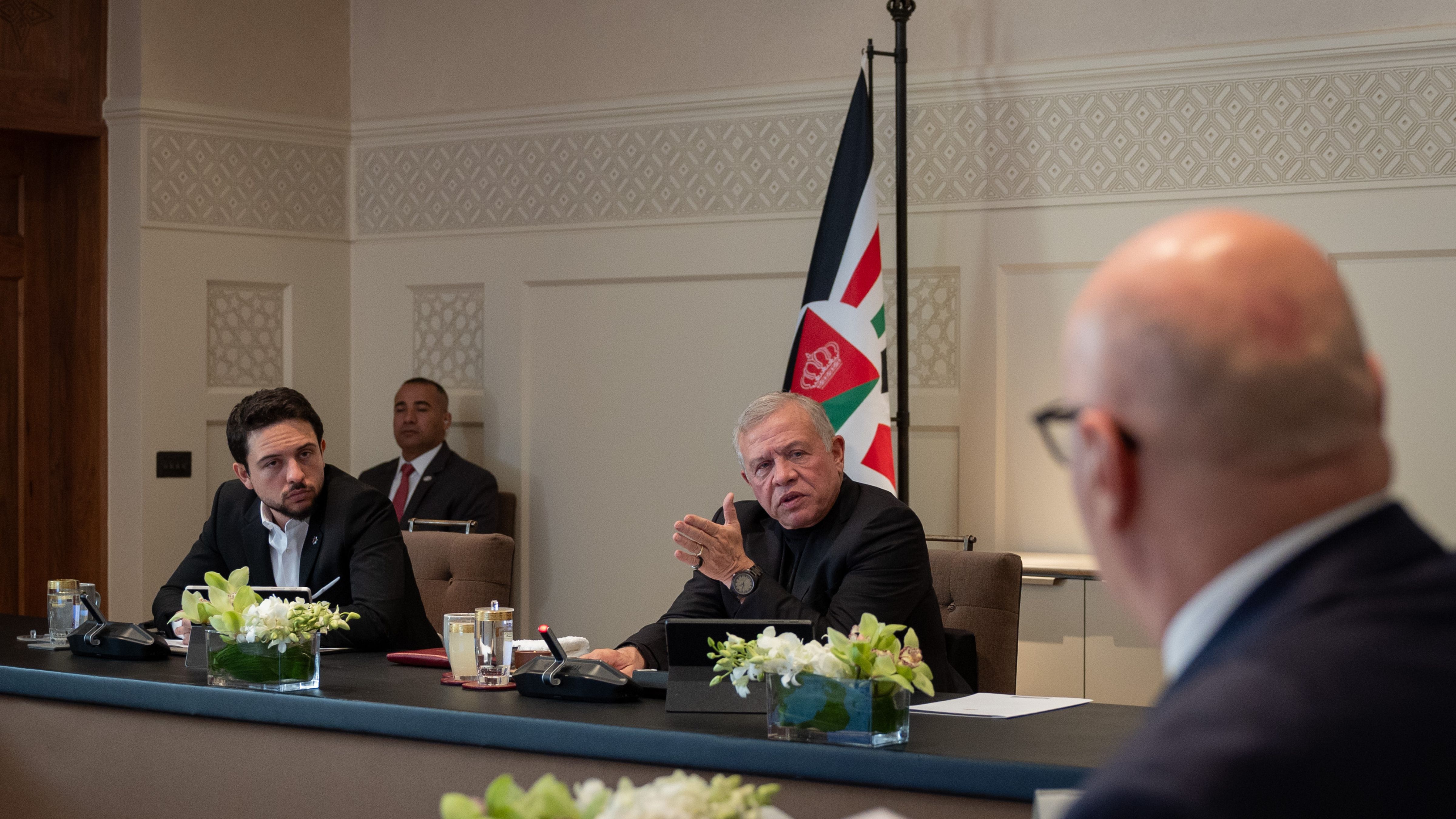 اقتصاديون: الدعم والاهتمام الملكي "خارطة طريق" لتنفيذ رؤية التحديث الاقتصادي