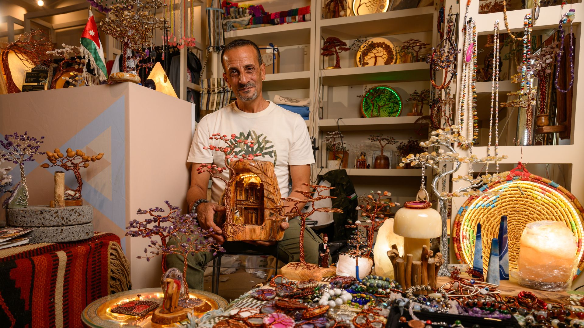 الركن الأردني في الأسبوع السعودي للحرف اليدوية....ذاكرة بلدٍ كامل تنبض داخل "بنان"