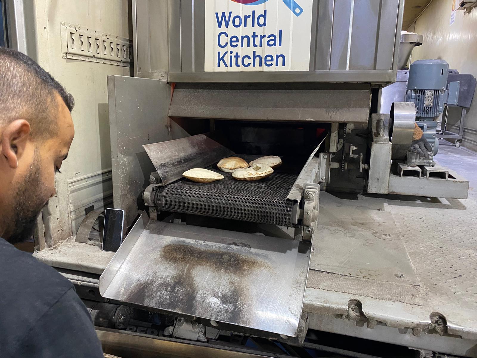 المخبز الأردني المتنقل في غزة ينتج حوالي 11 مليون رغيف خبز منذ بداية العام