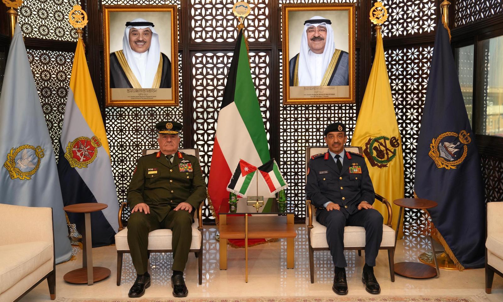 Army Chief Meets Kuwaiti counterpart to Discuss Military Cooperation