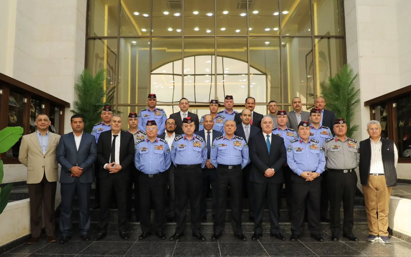 مدير الأمن العام يكرّم كبار الضبّاط المتقاعدين