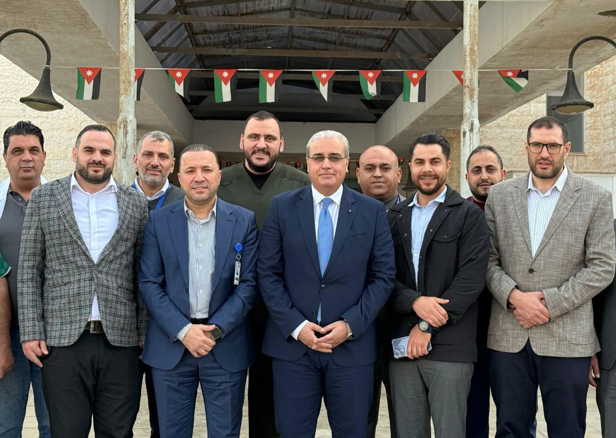 Health Minister honors Ramtha Hospital staff