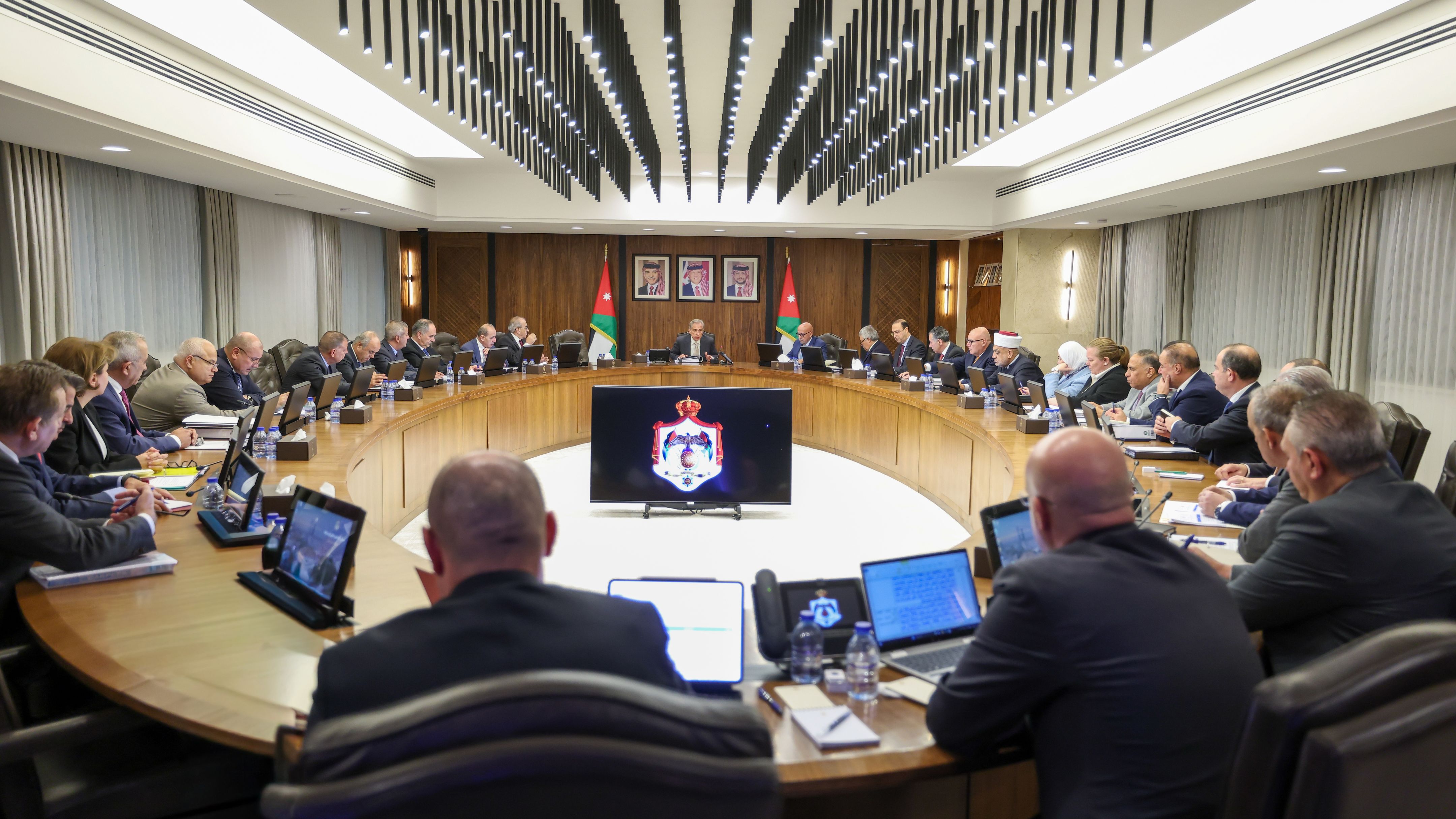 Cabinet approves mandatory military service, digital regulations, administrative reforms