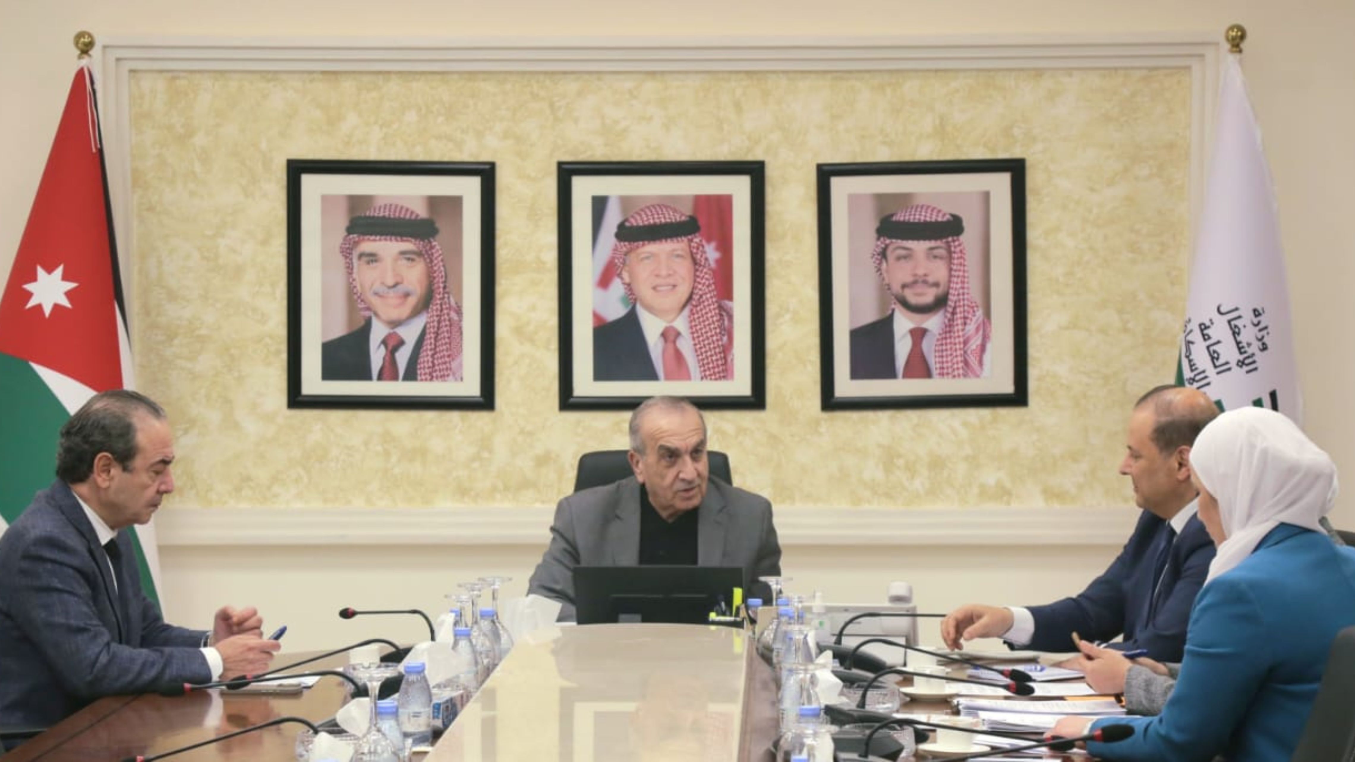 "الأشغال والمهندسين" تبحثان القضايا المشتركة بين الجانبين