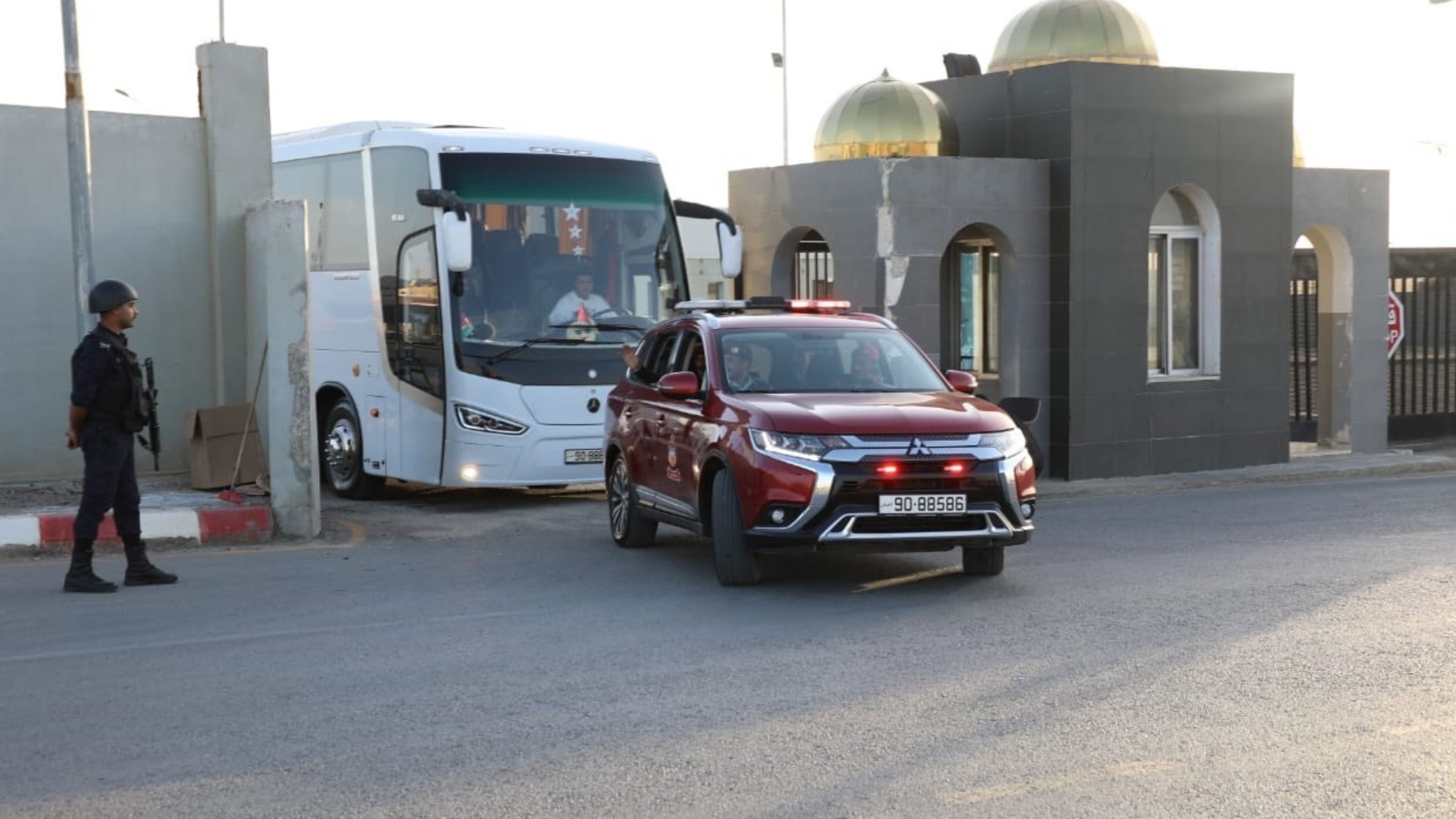 Jordan Armed Forces evacuate 18th batch of Gazan children for treatment in Jordan