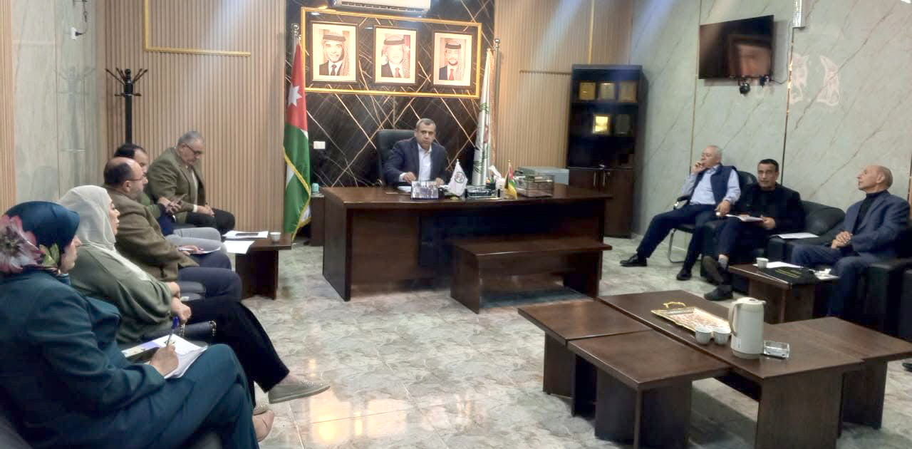 اجتماع تحضيري في "غرب اربد" استعدادا لجائزة اللواء الثقافي