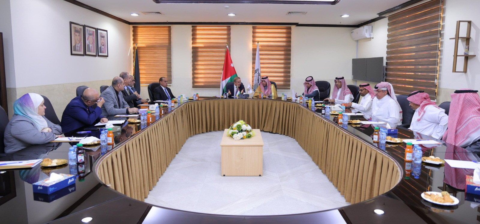 وفد سعودي يزور "الأحوال المدنية"