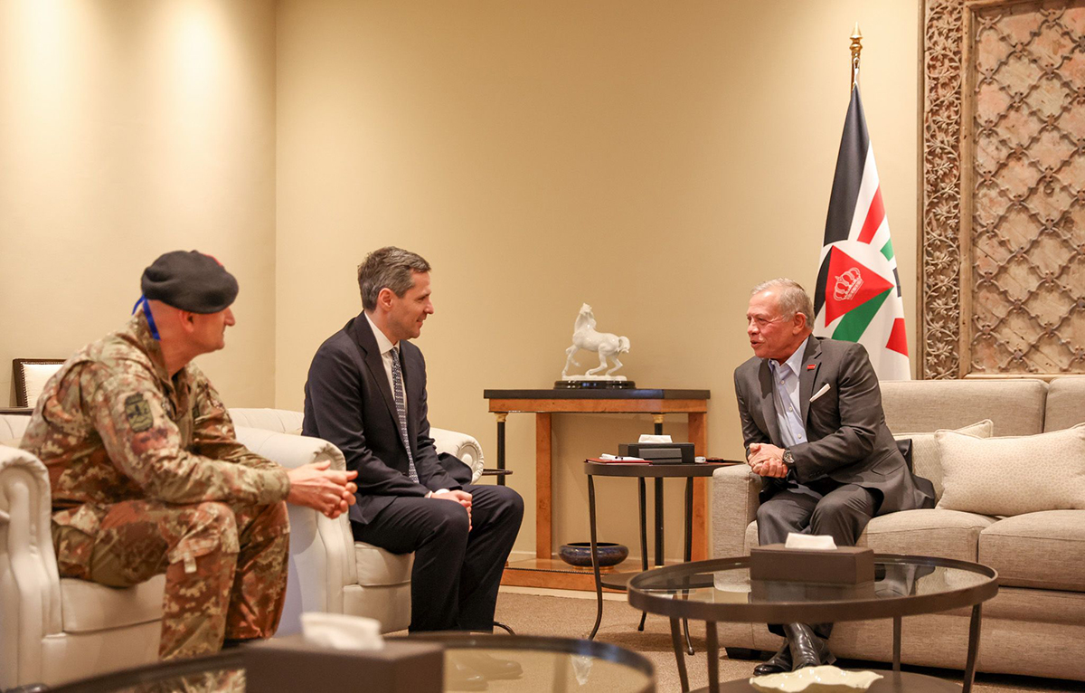 King receives Italy’s undersecretary of state for defence, chief of defence staff