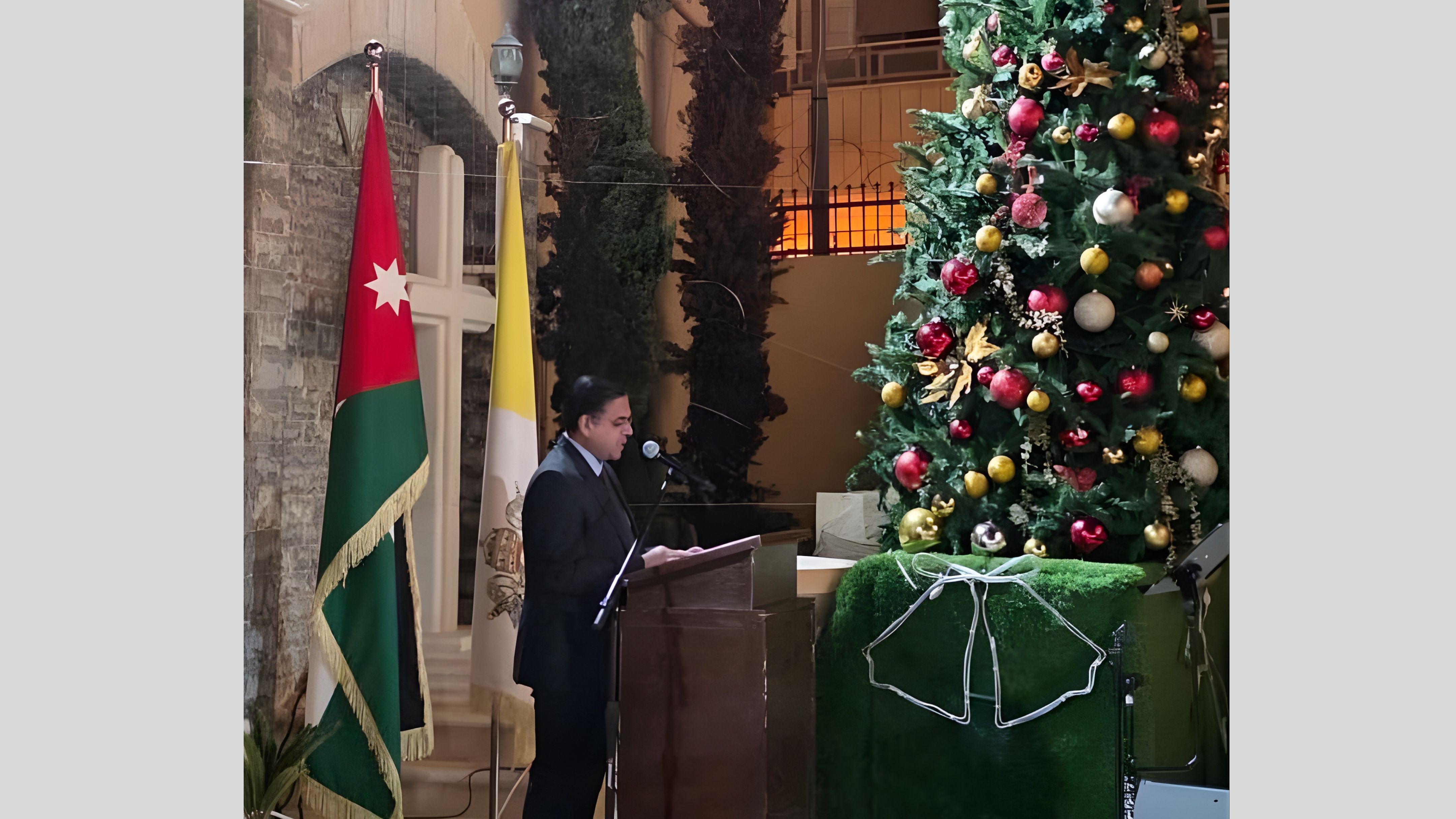 Jordan Lights Christmas Tree in Karak