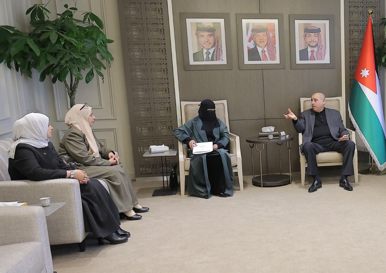 رئيس "النواب" يلتقي لجنتي الطاقة والمرأة وشؤون الأسرة