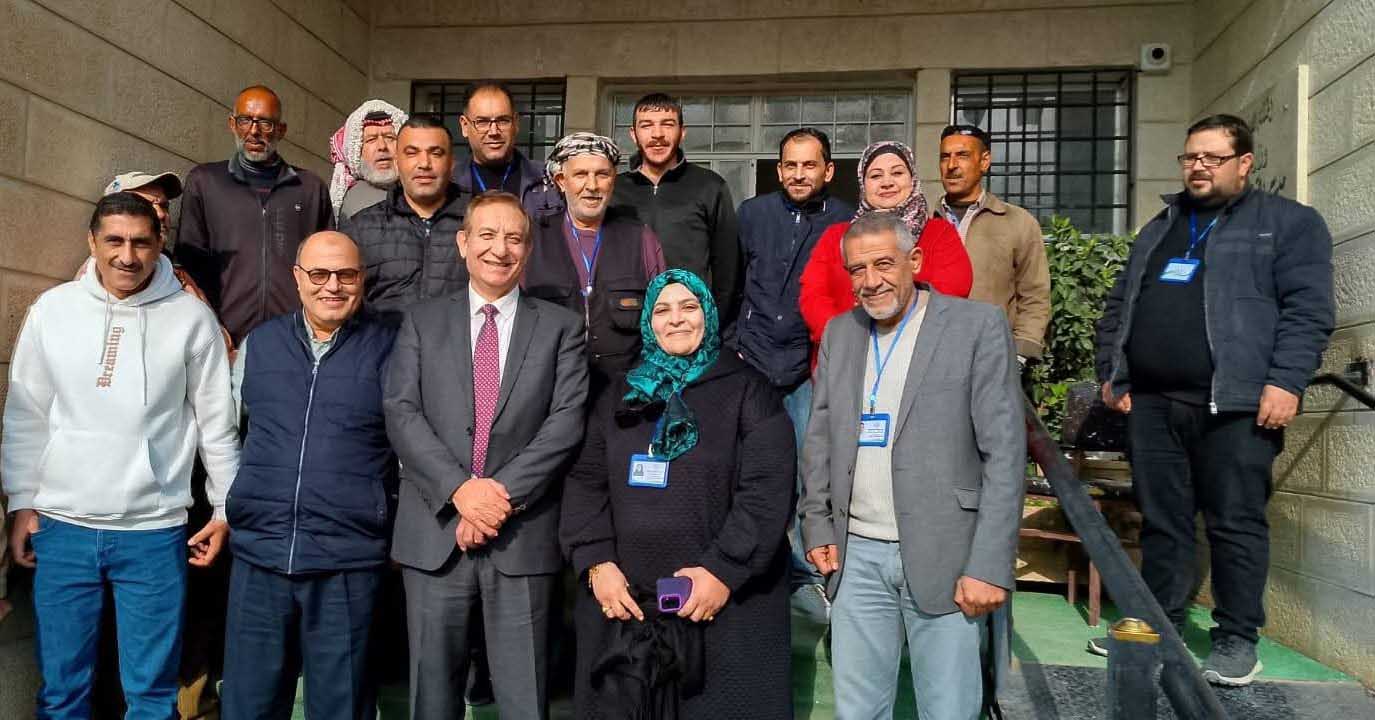 وزير الزراعة يتابع ميدانيا احتياجات القطاع الزراعي في الرمثا