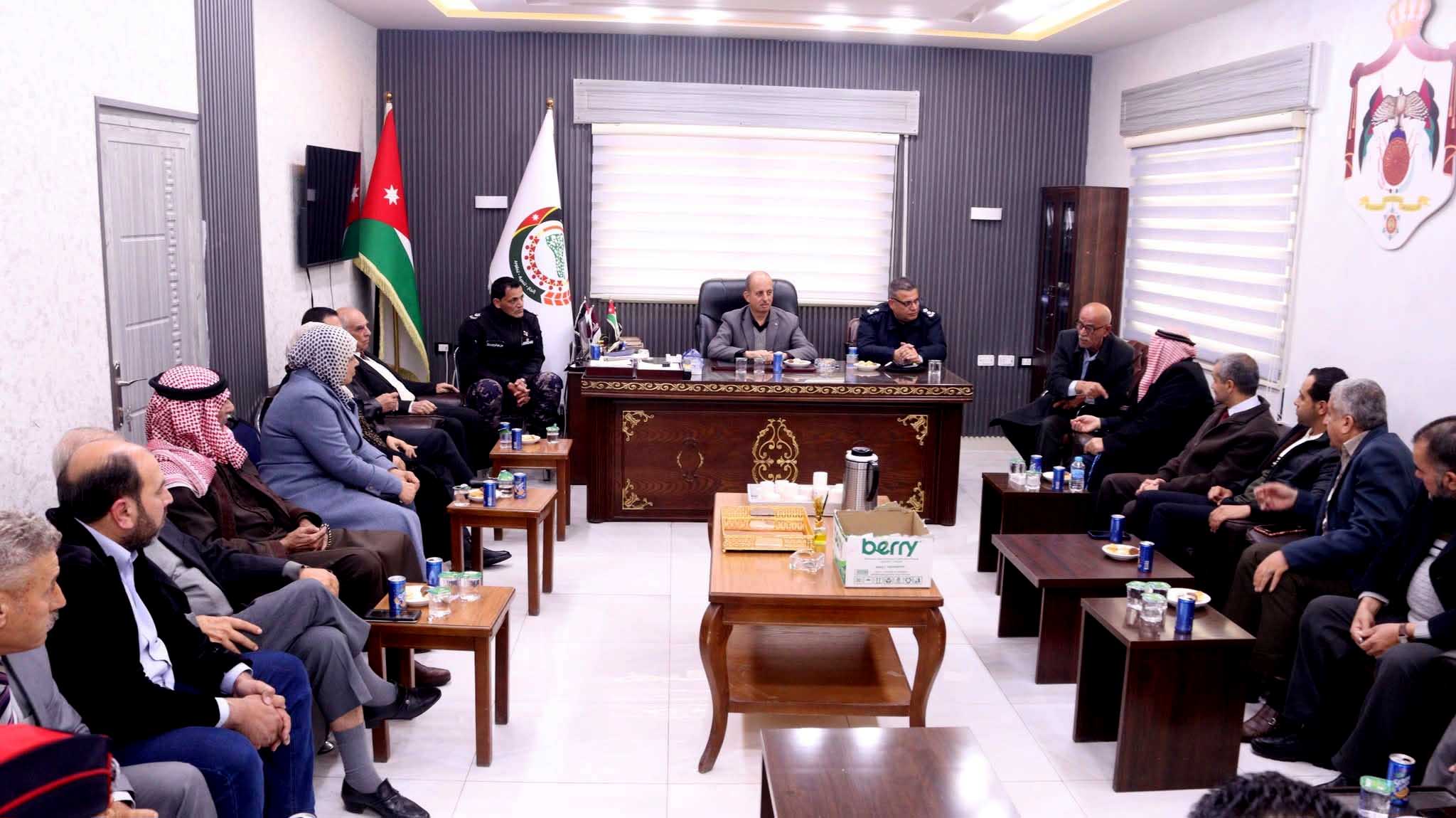 "تنفيذي لواء الطيبة" يبحث القضايا التنموية والجاهزية للظروف الجوية