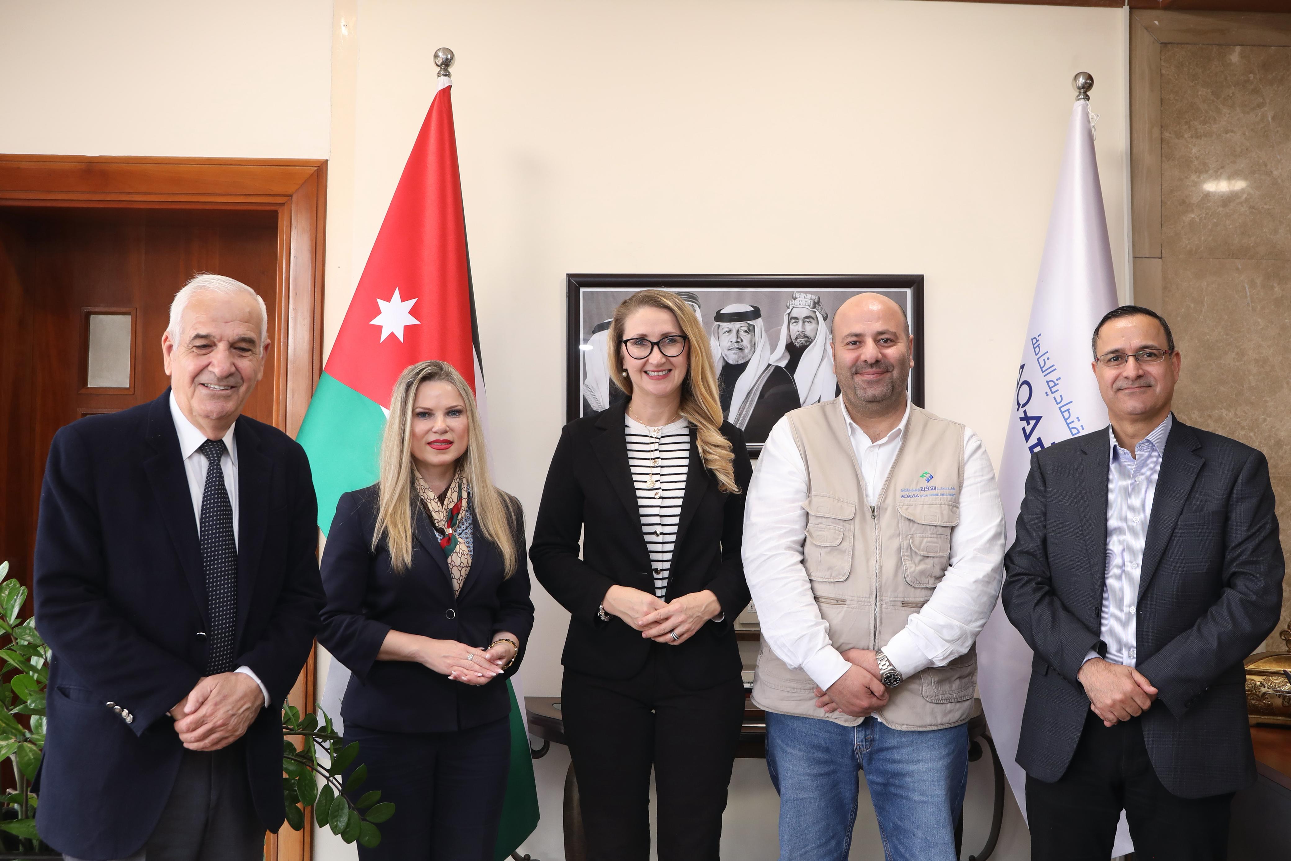 العقبة الخاصة والسفارة التشيكية يناقشان فرص التعاون البيئي والاستثماري