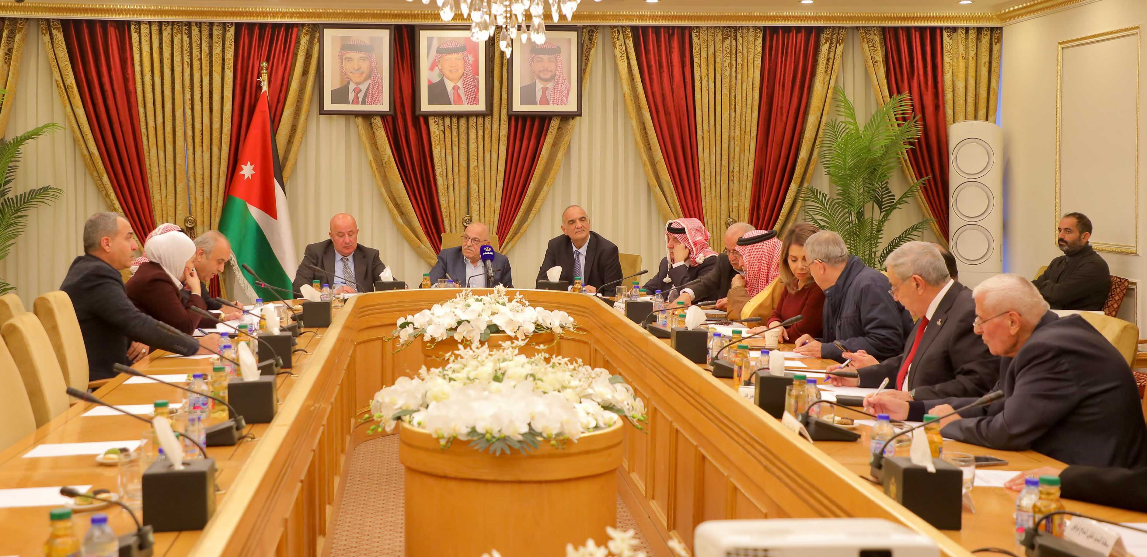 مالية الأعيان تبحث استراتيجيات ومشاريع وزارتي "السياحة" و"التربية والتعليم العالي"