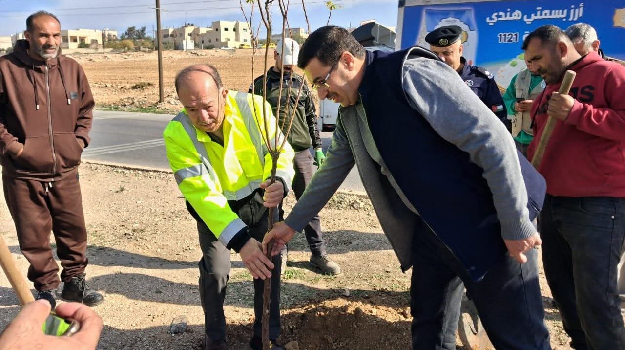 بلدية بلعما تبدأ تنفيذ مبادرة لزراعة 10 آلاف شجرة