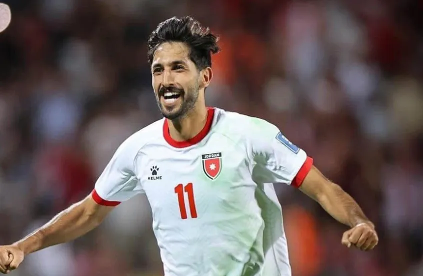 رئيس الوزراء يهنئ المنتخب بالتأهّل ويتمنى السلامة للنجم يزن النعيمات