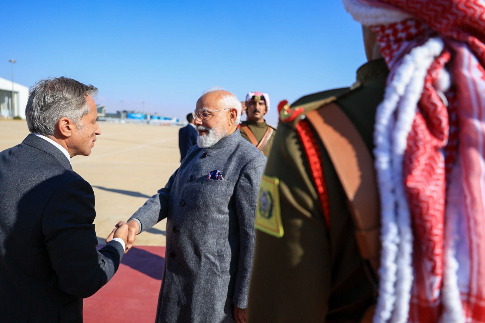 رئيس الوزراء يستقبل رئيس وزراء جمهورية الهند الذي بدأ زيارة عمل رسمية إلى المملكة