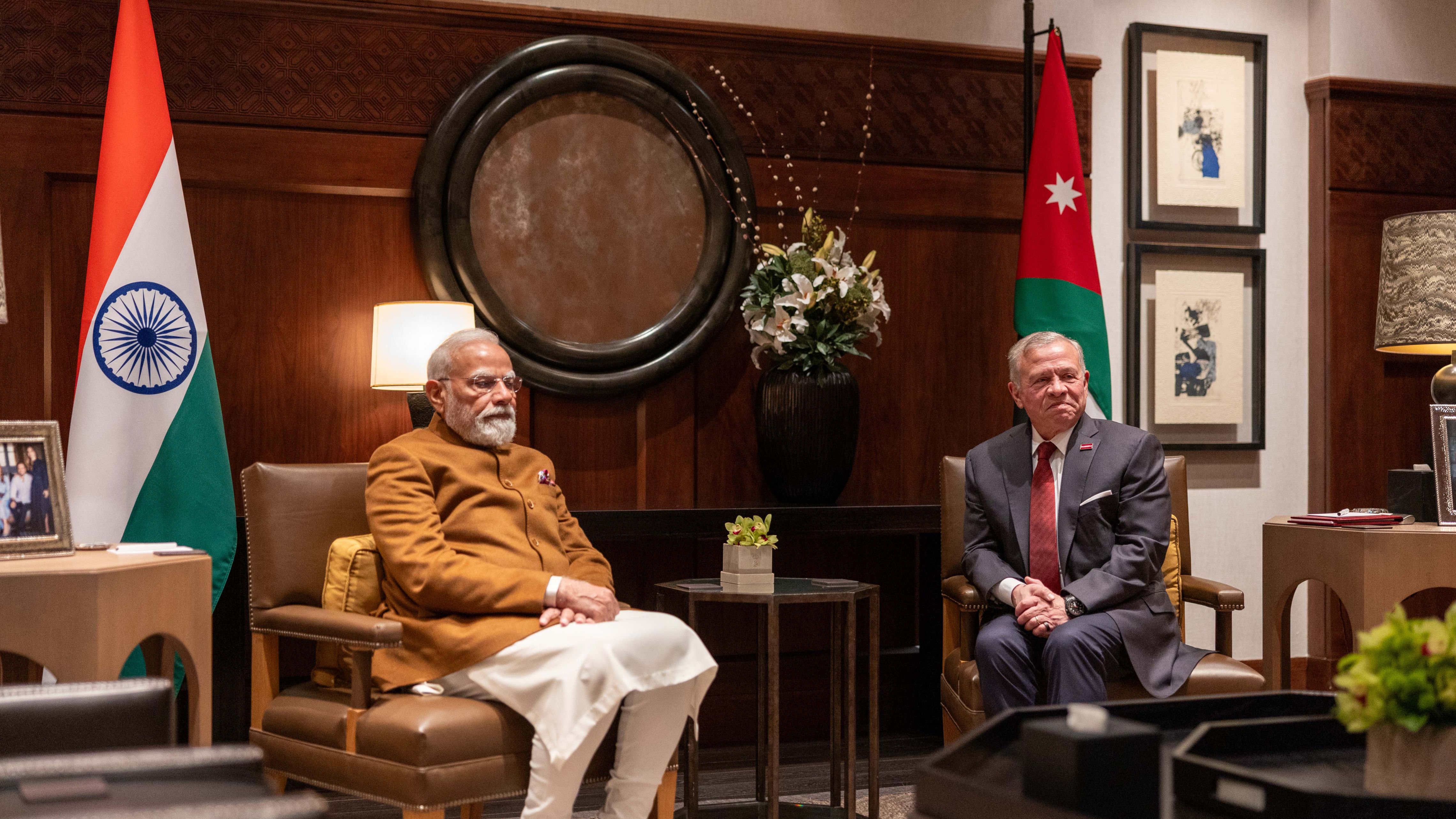 King holds talks with India PM