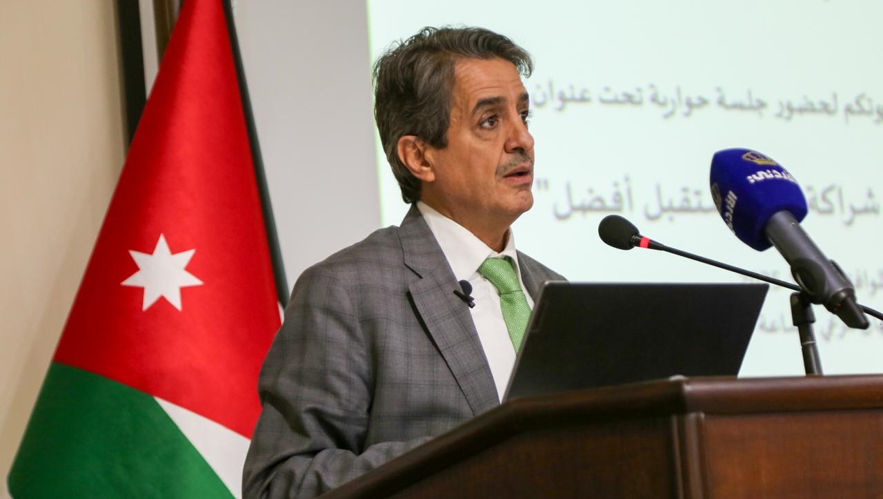 وزير الشباب: العمل التطوعي يحظى باهتمام ملكي