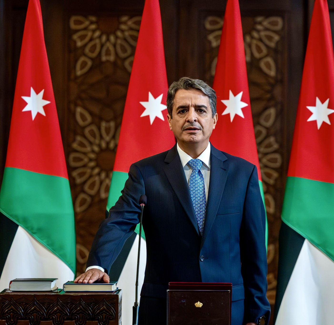 العدوان يوجه بنقل بث مباراة المنتخب الوطني في المراكز الشبابية