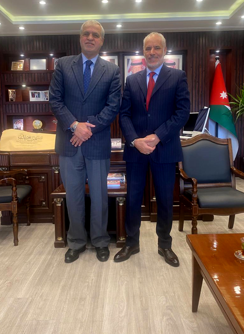 "تنظيم الطيران المدني" والسفارة الليبية تبحثان تعزيز التعاون