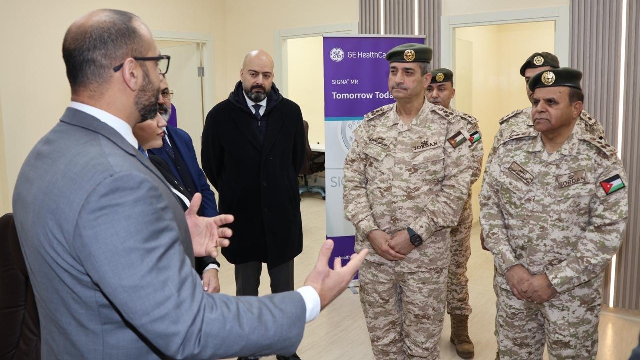 إدخال جهاز تصوير رنين مغناطيسي مدعوم بالذكاء الاصطناعي في الخدمات الطبية