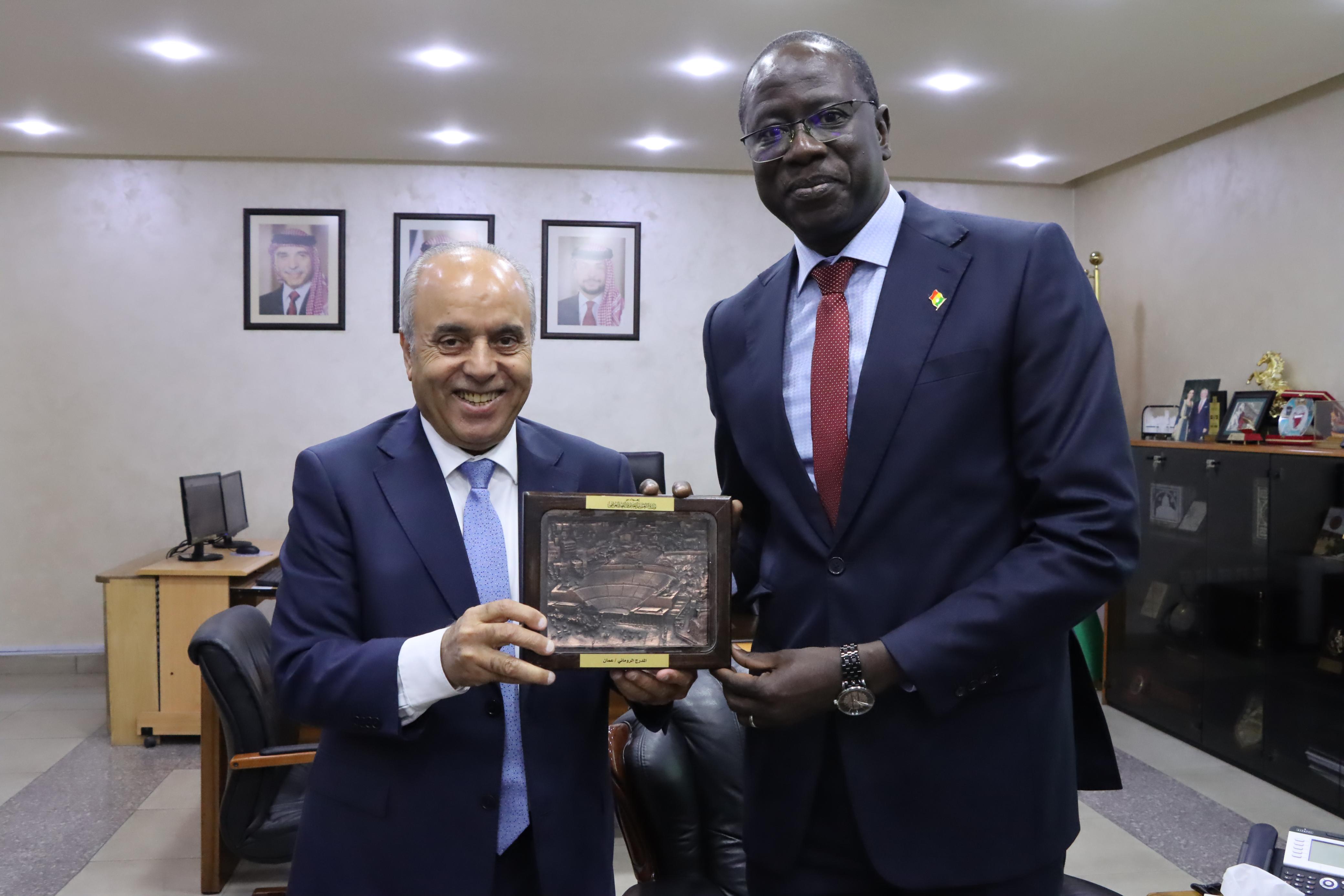 وزير التعليم العالي يبحث ونظيره السنغالي التعاون الأكاديمي