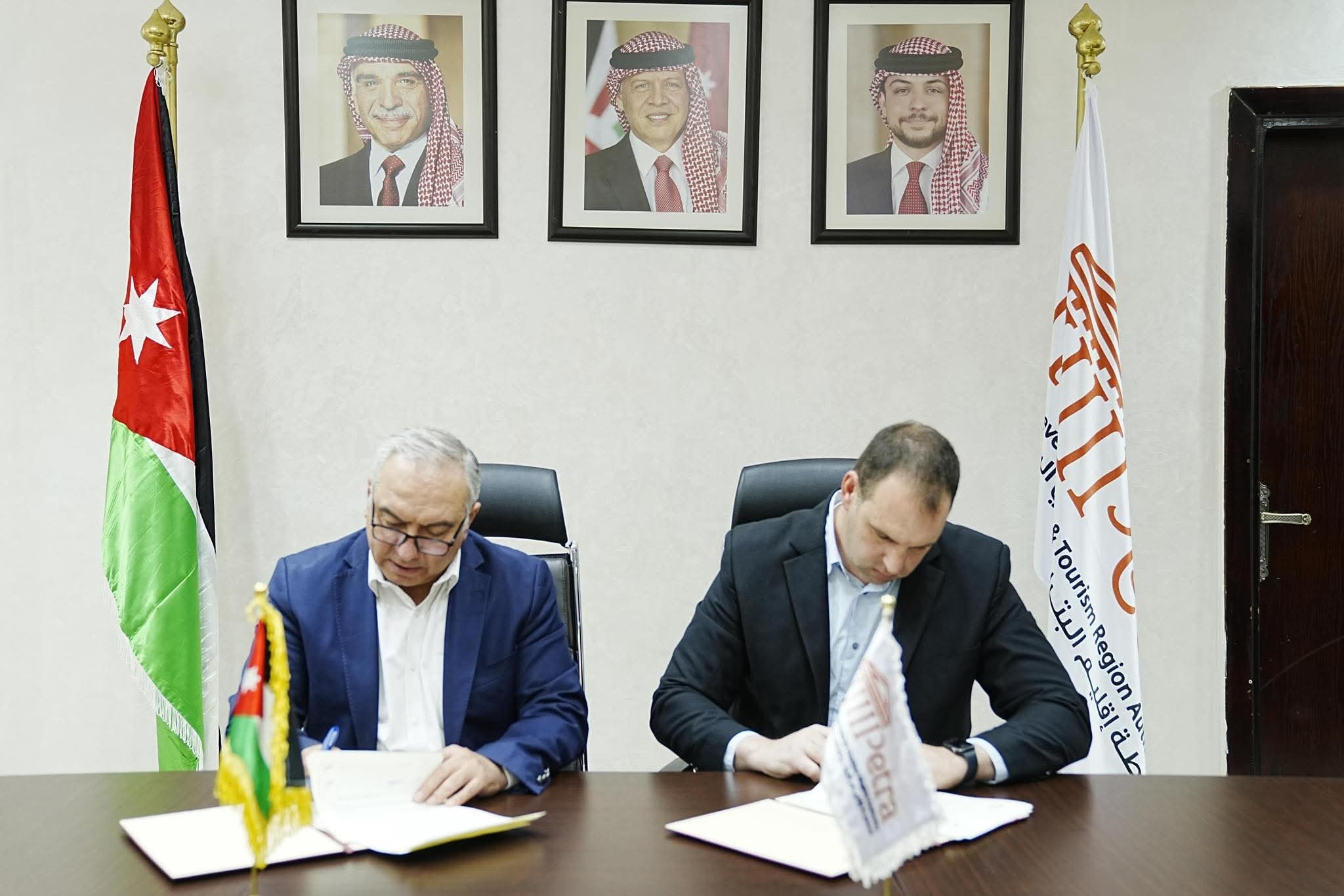 توقيع عقد استثمار لإنشاء ميدان المغامرة في البترا