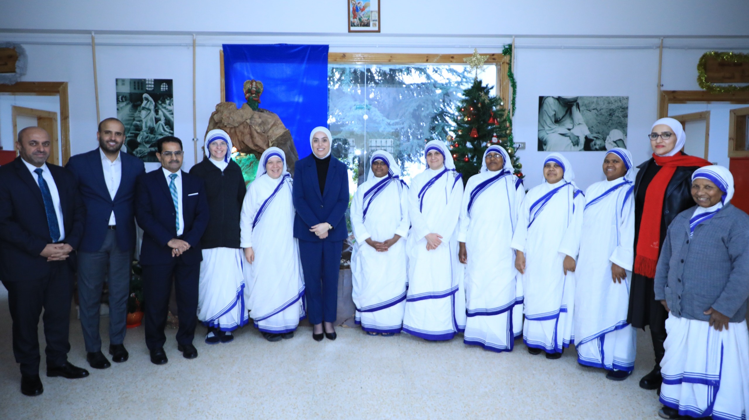 Social Development Minister Visits Elderly Care Home on Christmas