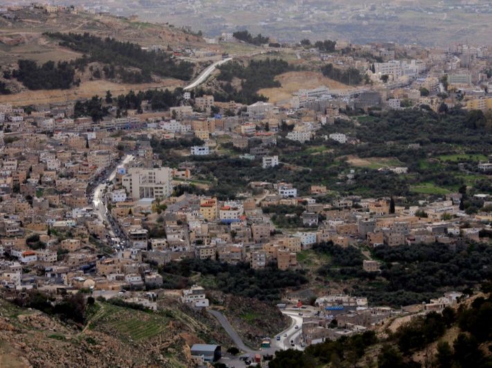 تعليق دوام مدارس الطفيلة بسبب الأحوال الجوية