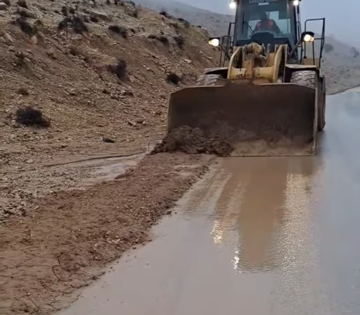 بلدية الطفيلة ترفع جاهزيتها للتعامل مع الظروف الجوية السائدة