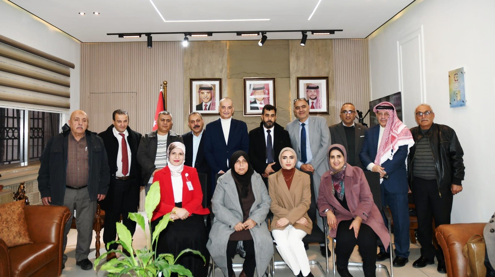 المؤسسة التعاونية تبحث مع وفد فلسطيني تعزيز الشراكات