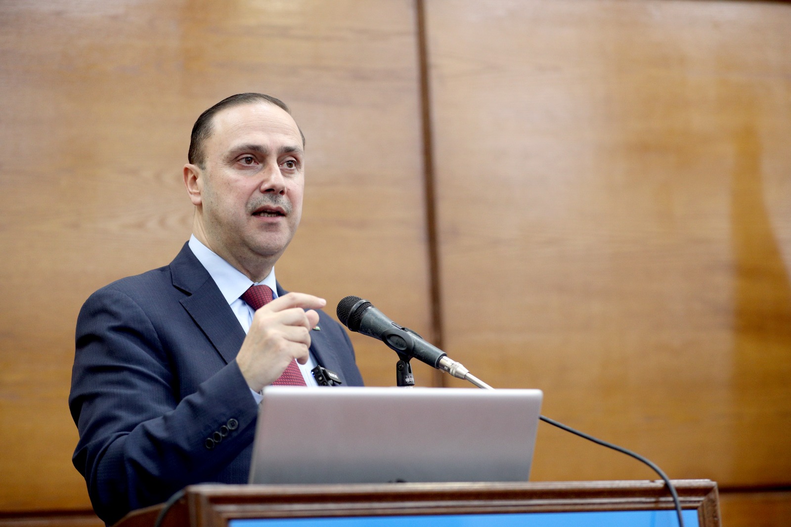 Momani praises Jordanian universities' role in shaping future leaders