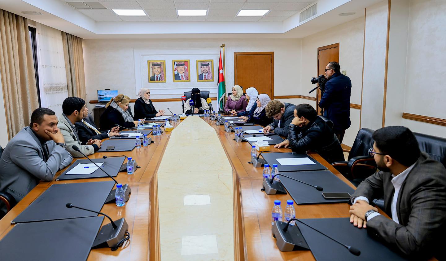 "الأسرة النيابية" تضع خطتها وتنتخب نائبا للرئيس ومقررا للجنة