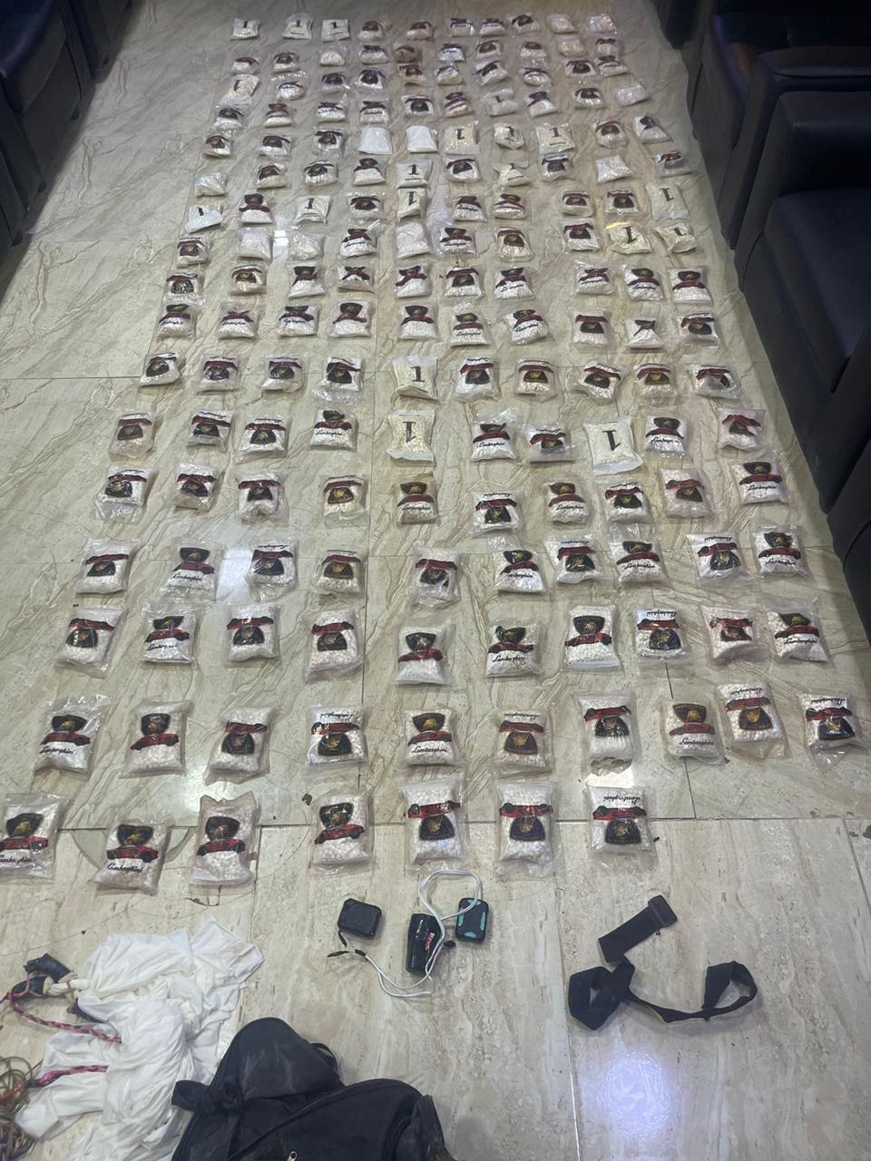 القوات المسلحة تحبط محاولة لتهريب مواد مخدرة بواسطة بالونات