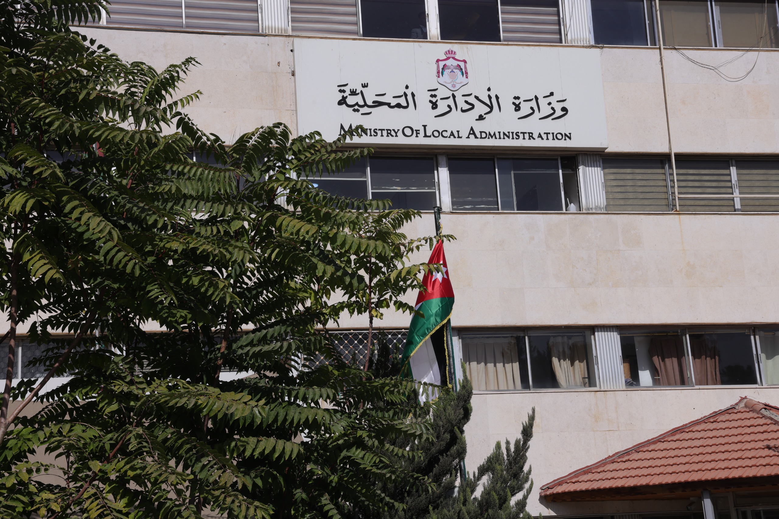 "الإدارة المحلية" ترفع الجاهزية القصوى تحسباً لمنخفض جوي