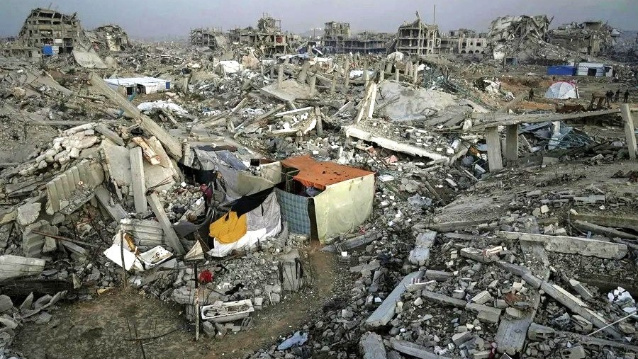 نيويورك تايمز: تدمير أكثر من 2500 مبنى في غزة منذ وقف إطلاق النار