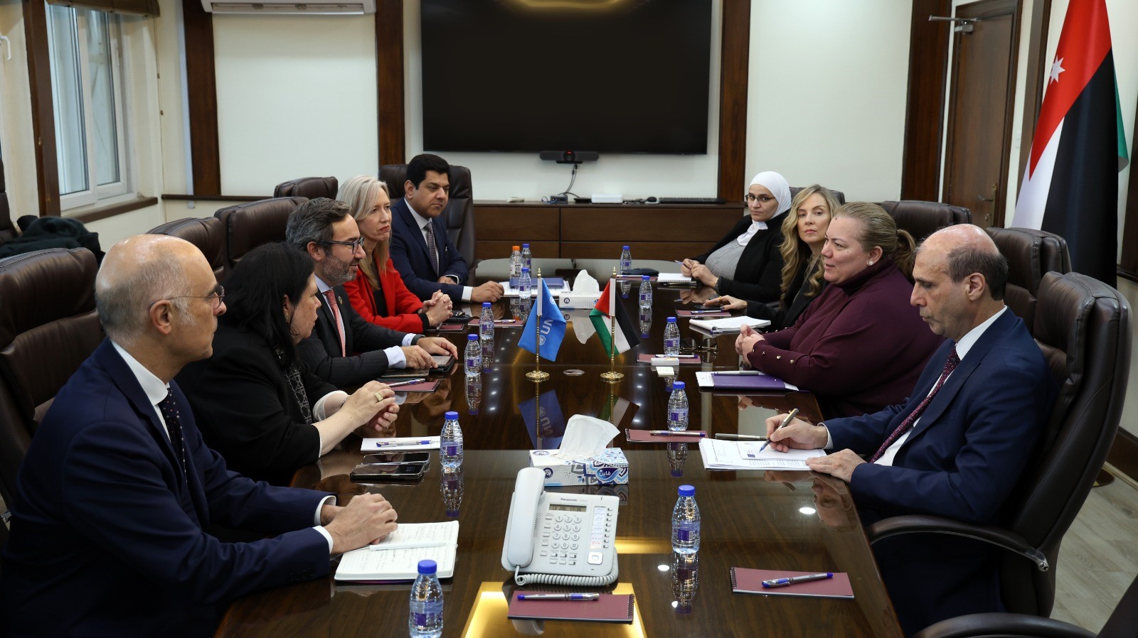 وزيرة التخطيط تبحث مع مسؤول أممي تعزيز الجهود التنموية والإنسانية