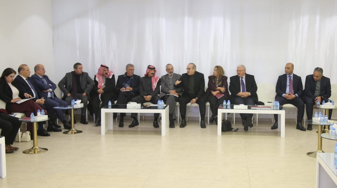 "خدمات الأعيان" تطلع على خطط وزارة الأشغال ومشاريعها