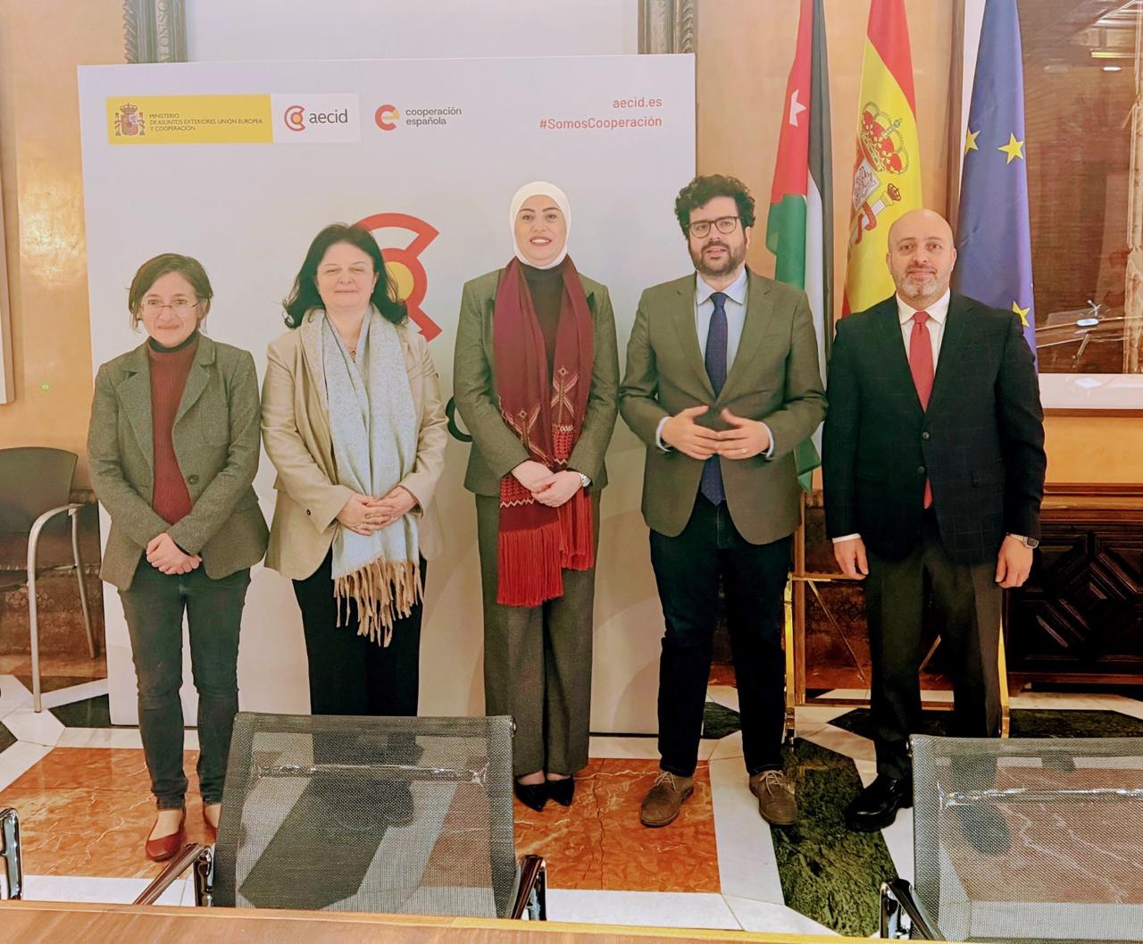 وزيرة التنمية الاجتماعية تلتقي مدير الوكالة الإسبانية للتعاون الدولي من أجل التنمية