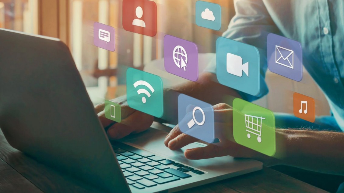 مختصان يؤكدان أهمية مشروع نظام الإعلام الرقمي في مهننة القطاع وتعزيز الاحترافية