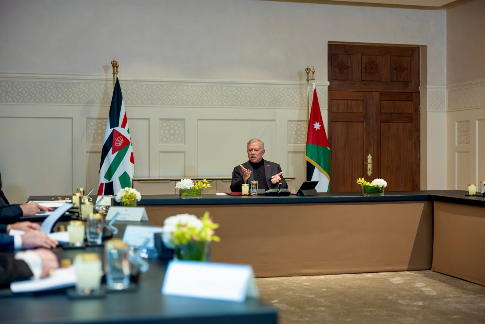 King meets with House of Representatives’ permanent office