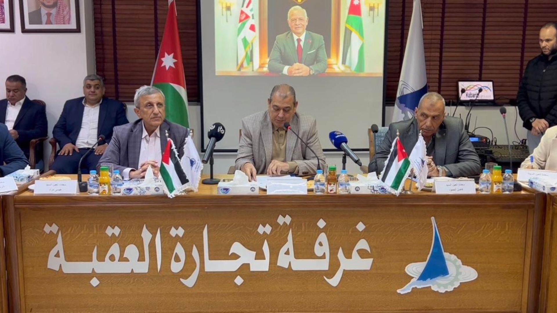 لجنة العمل بمجلس الأعيان تلتقي تجار ومستثمري العقبة