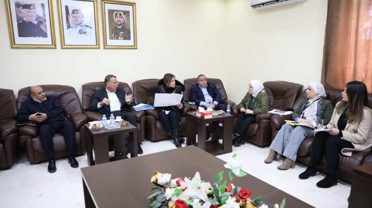 وزير الداخلية يتابع خطط تطوير مركز حدود العمري