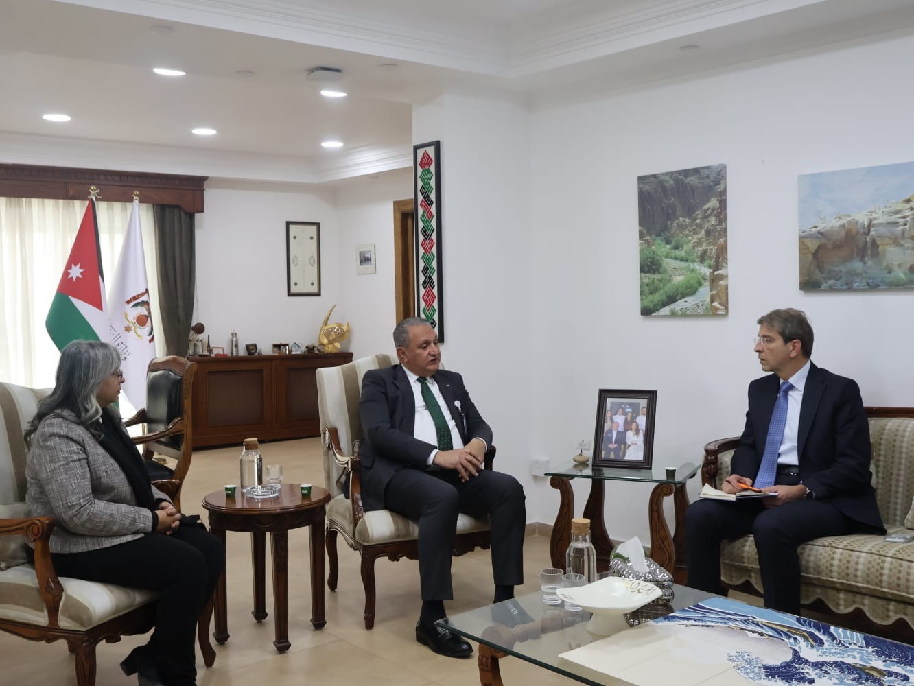 بحث التعاون بين وزارة البيئة و"اليونيسف"