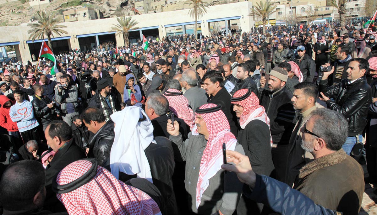اعتصام سلمي لحراك شباب ذيبان بساحة النخيل