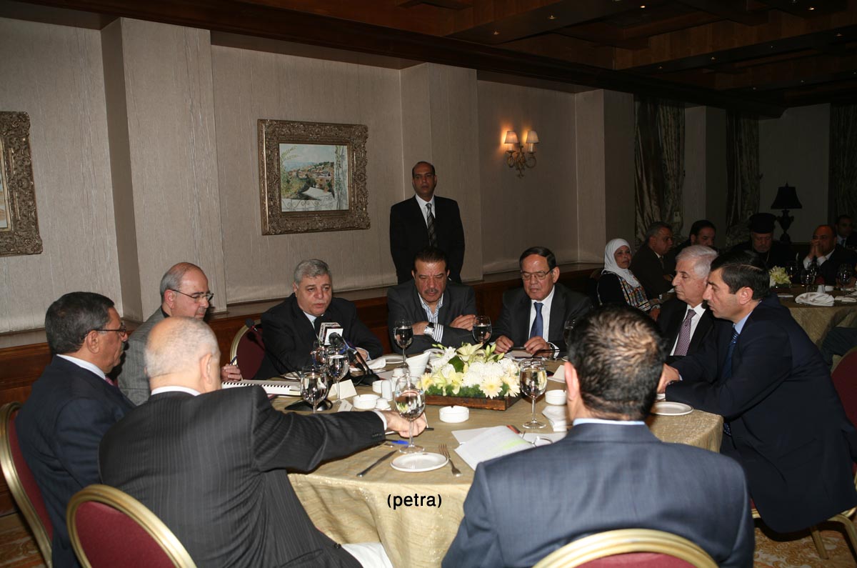 الخصاونة يلتقي لجنة الحوار الوطني